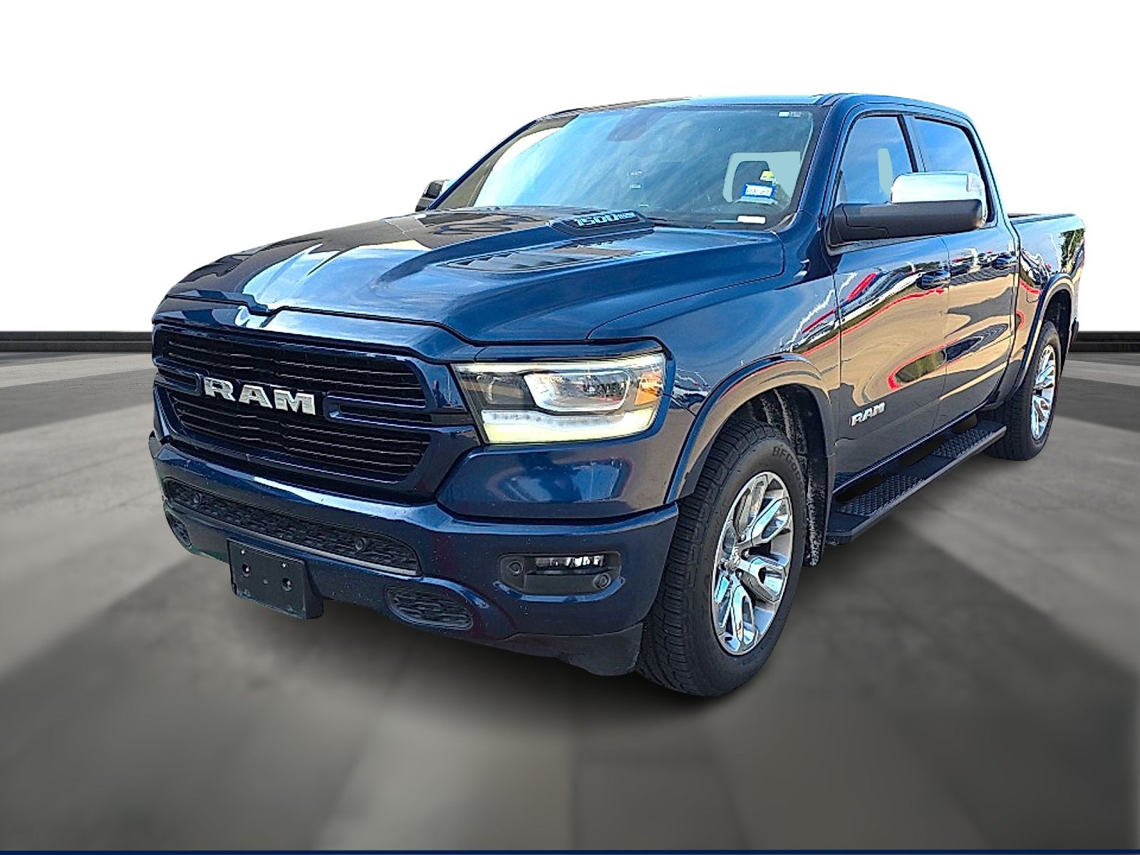 2019 RAM 1500 Laramie Crew Cab 4x4 5'7" Box