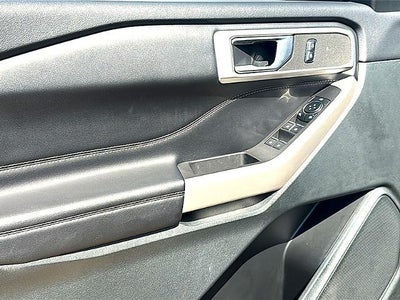 2023 Ford Explorer XLT RWD