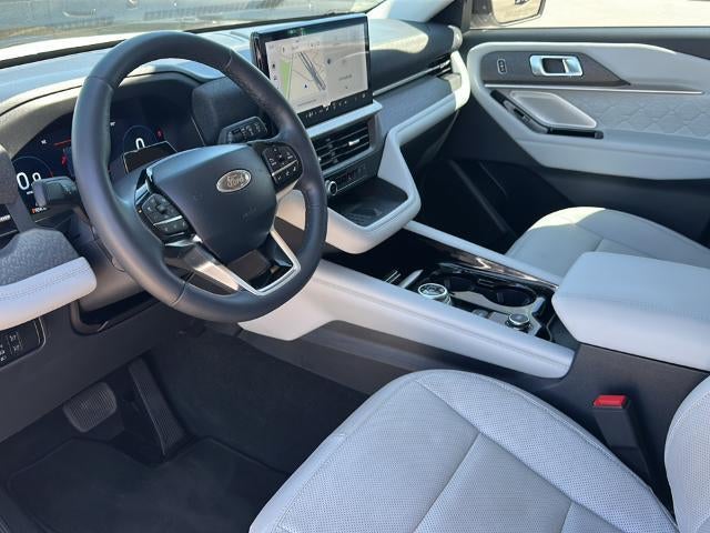 2025 Ford Explorer Platinum RWD