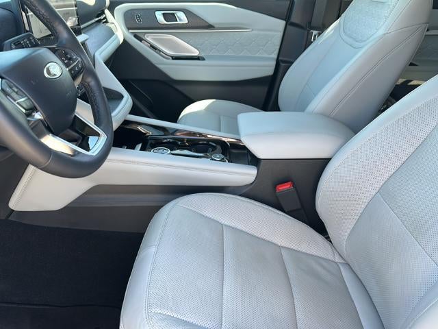 2025 Ford Explorer Platinum RWD