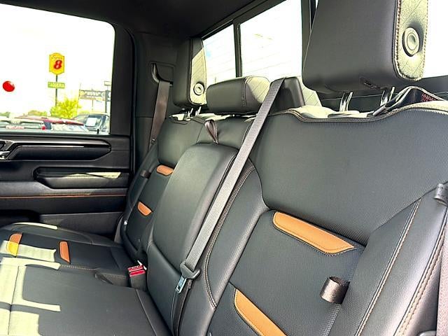 2024 GMC Sierra 2500HD 4WD Crew Cab Standard Bed AT4