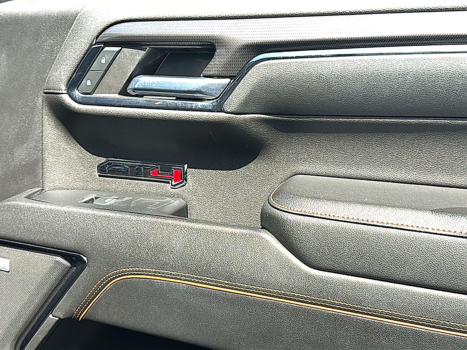 2024 GMC Sierra 1500 4WD Crew Cab Short Box AT4