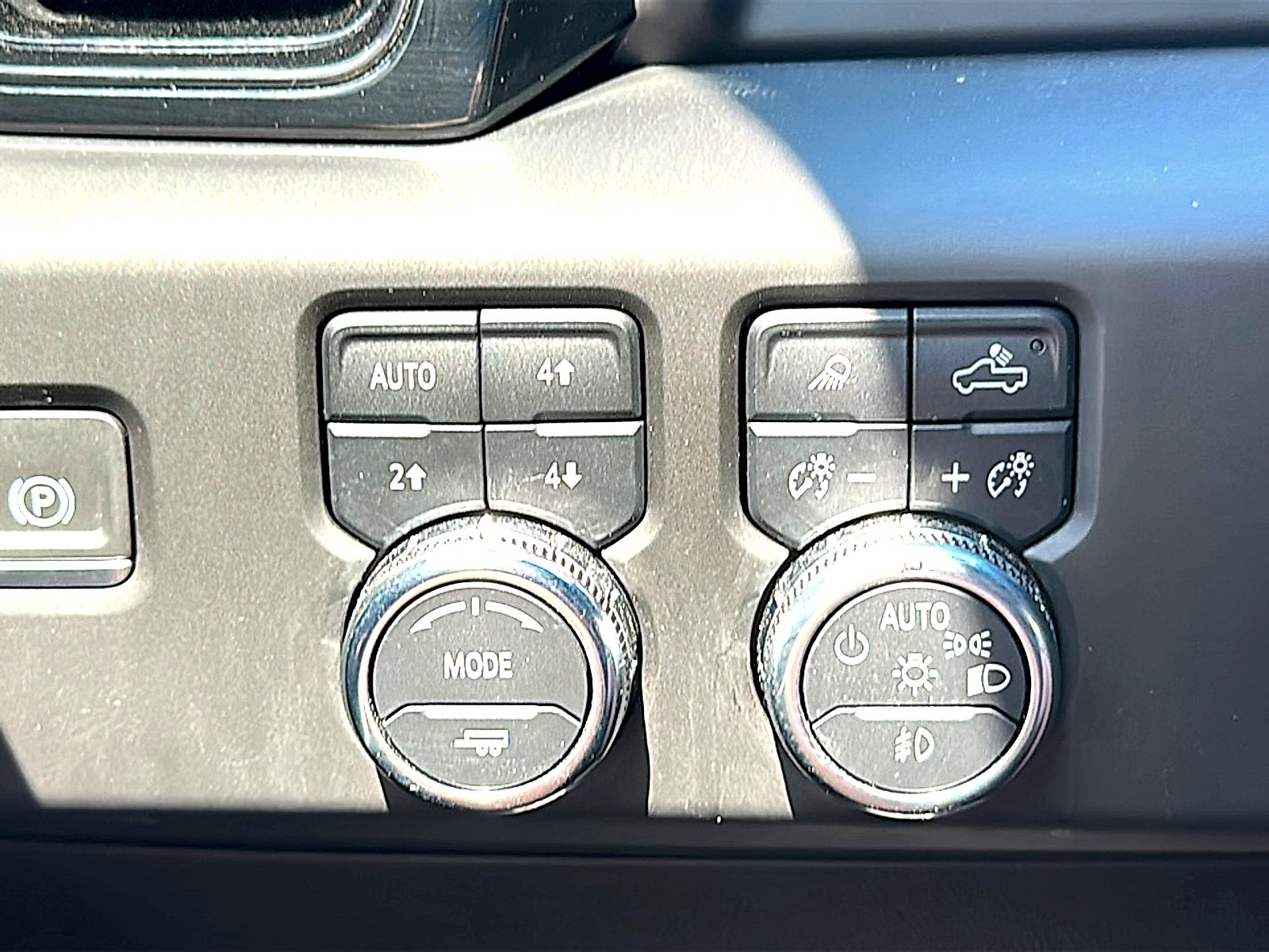 2024 GMC Sierra 1500 4WD Crew Cab Short Box AT4