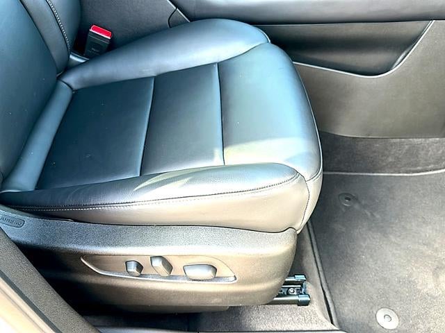 2022 Cadillac XT4 FWD 4dr Premium Luxury