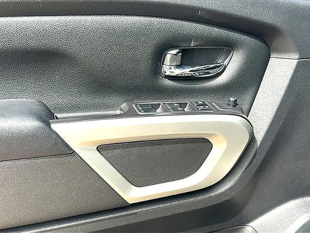 2021 Nissan Titan 4x4 Crew Cab SV