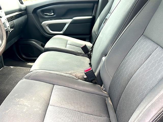 2017 Nissan Titan 4x2 Crew Cab SV