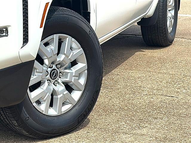 2024 Nissan Frontier Crew Cab 4x2 SV