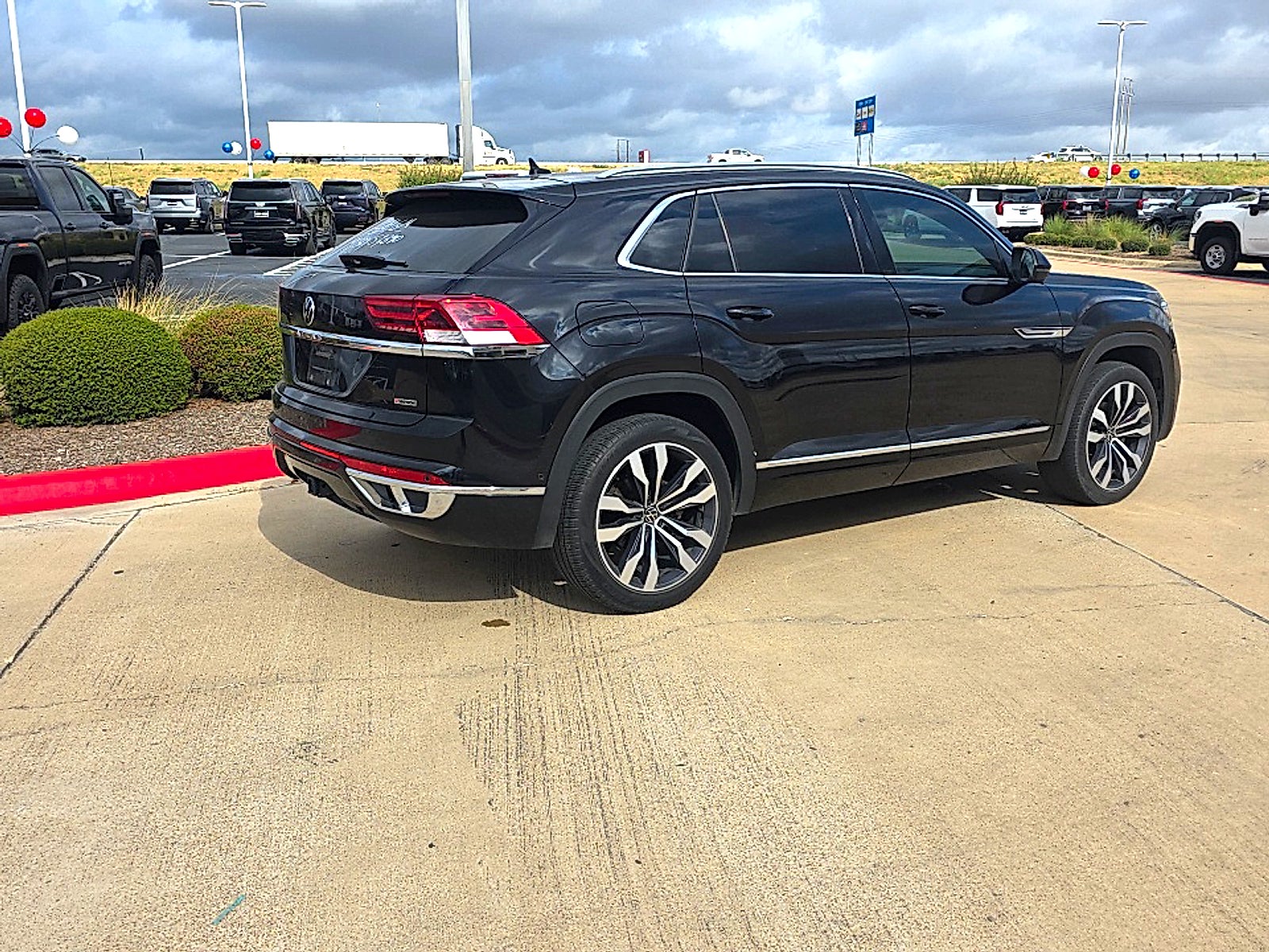 2022 Volkswagen Atlas Cross Sport 3.6L V6 SEL Premium R-Line