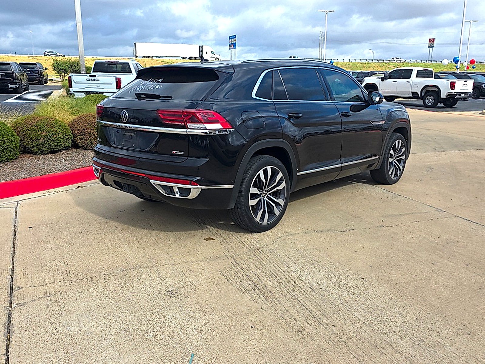 2022 Volkswagen Atlas Cross Sport 3.6L V6 SEL Premium R-Line