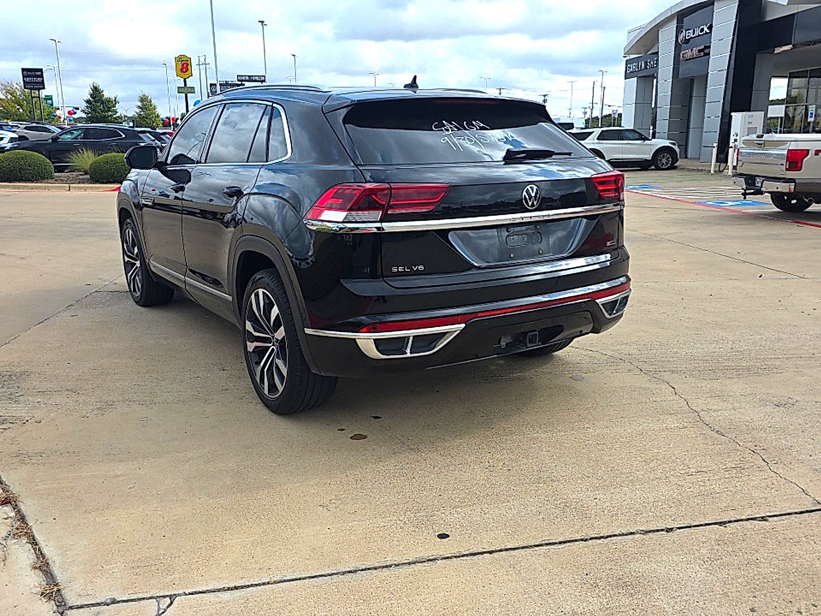 2022 Volkswagen Atlas Cross Sport 3.6L V6 SEL Premium R-Line