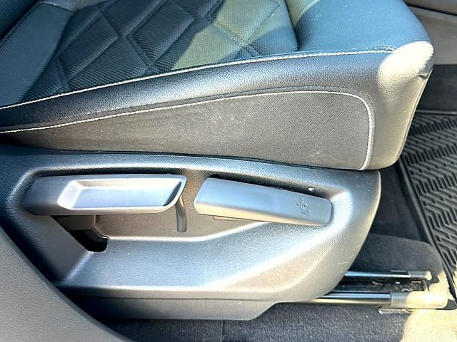 2025 Volkswagen Atlas 2.0T SE w/Technology FWD
