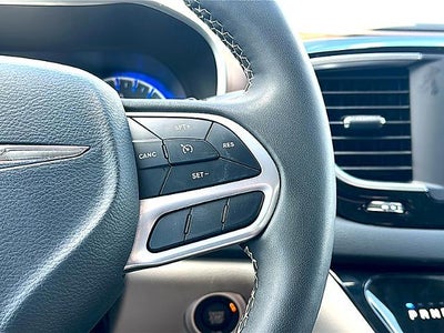 2023 Chrysler Voyager LX FWD