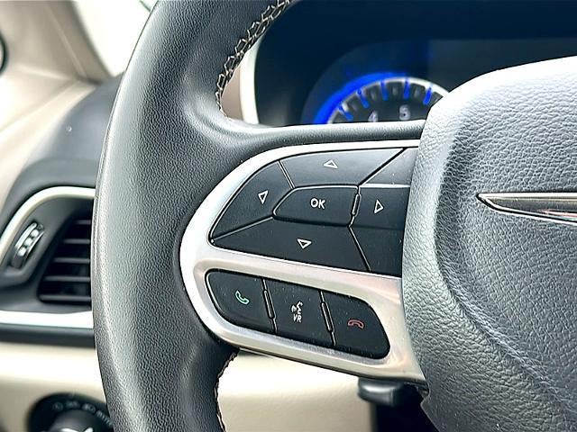 2022 Chrysler Voyager LX FWD