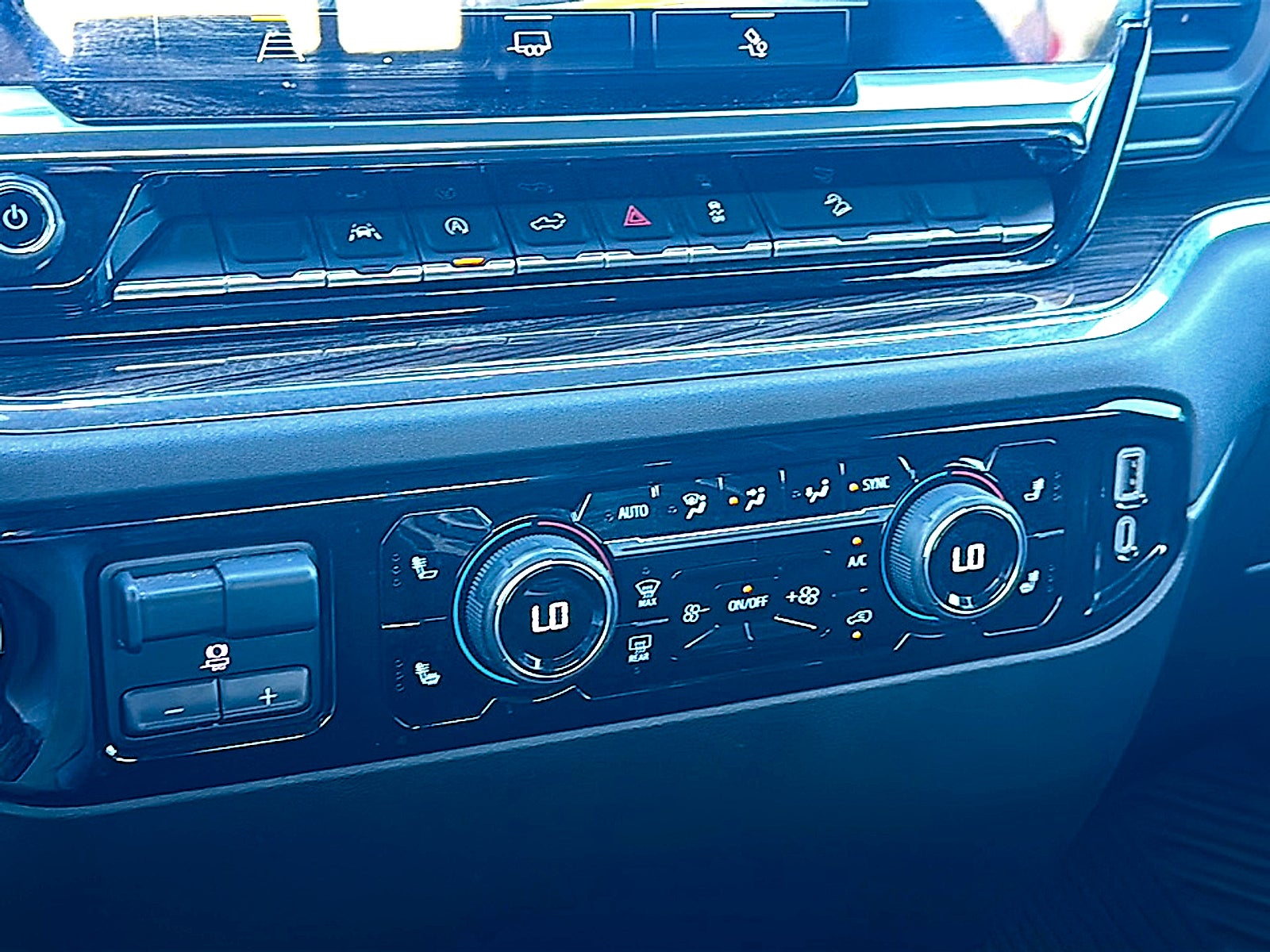 2024 Chevrolet Silverado 1500 Crew Cab Short Box 4-Wheel Drive LT 1LT