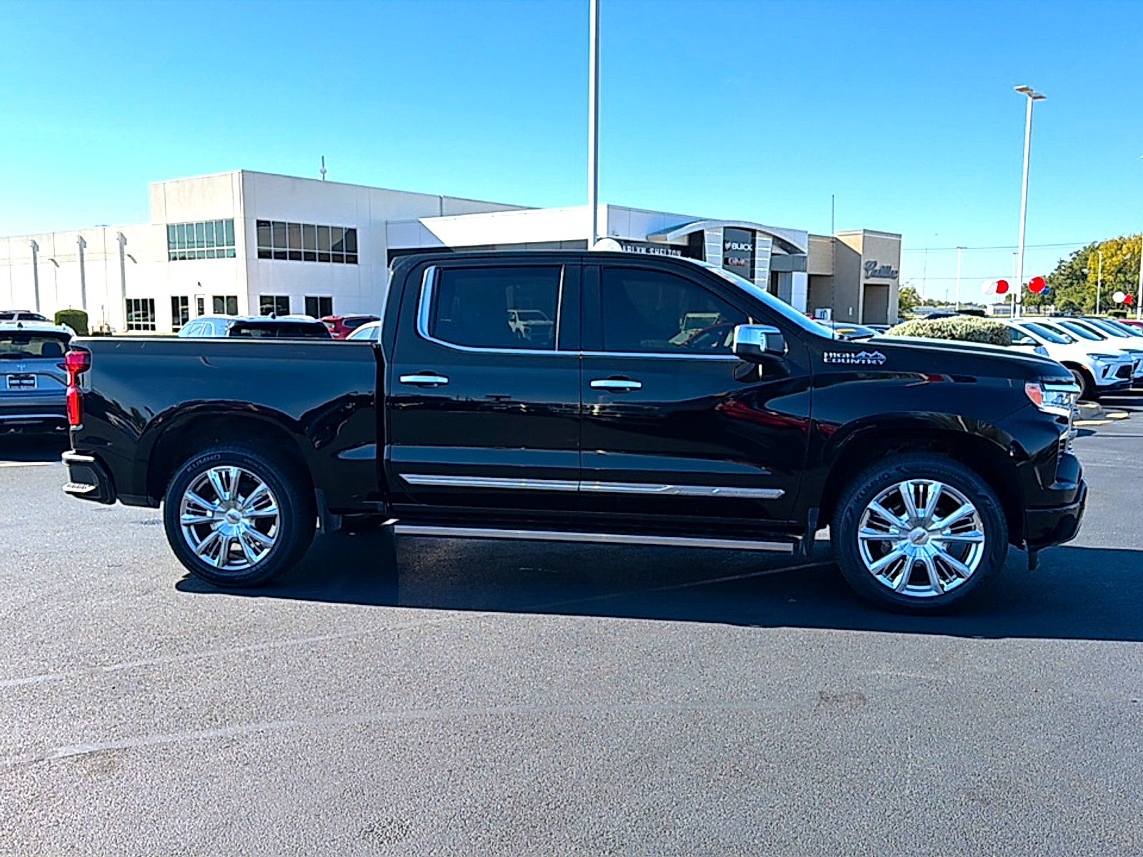 2023 Chevrolet Silverado 1500 4WD Crew Cab Short Bed High Country