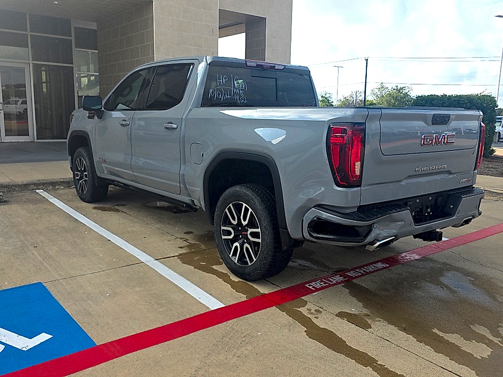 2025 GMC Sierra 1500 4WD Crew Cab Short Box AT4