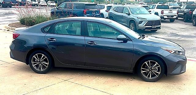2023 Kia Forte LXS IVT
