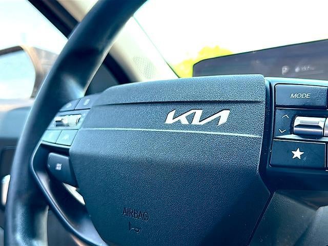 2025 Kia K4 LXS FWD