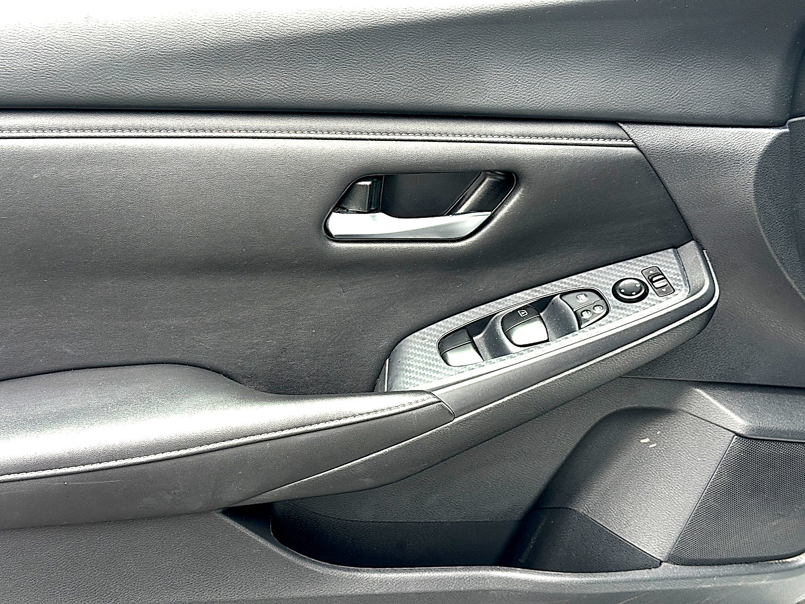 2025 Nissan Sentra SV CVT