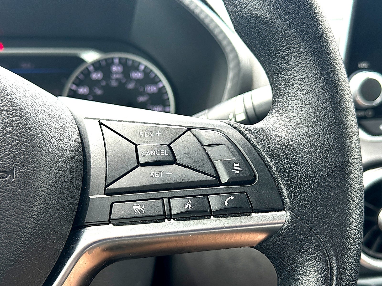 2025 Nissan Sentra SV CVT