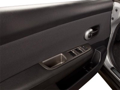 2011 Nissan Versa 5dr HB I4 Auto 1.8 S