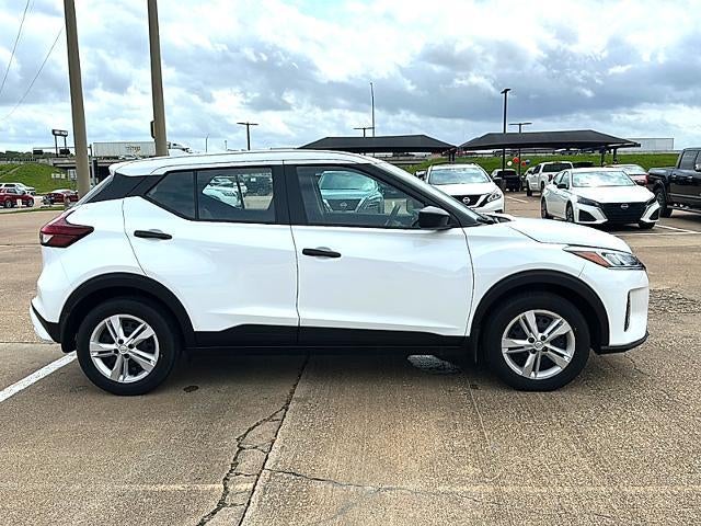 2025 Nissan Kicks Play S FWD