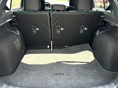 2025 Nissan Kicks Play S FWD