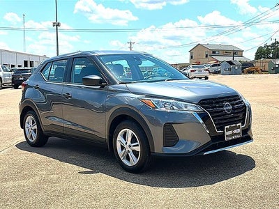 2025 Nissan Kicks Play S FWD