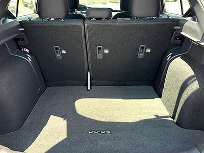 2025 Nissan Kicks Play S FWD