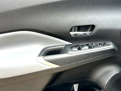 2023 Nissan Kicks SR Xtronic CVT