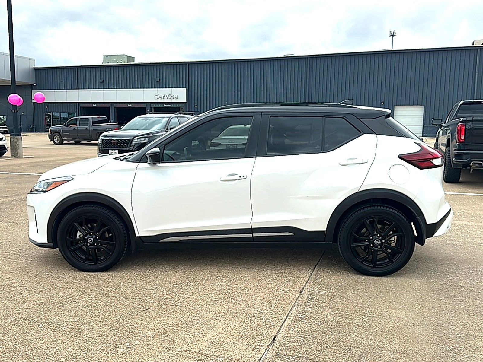 2023 Nissan Kicks SR Xtronic CVT
