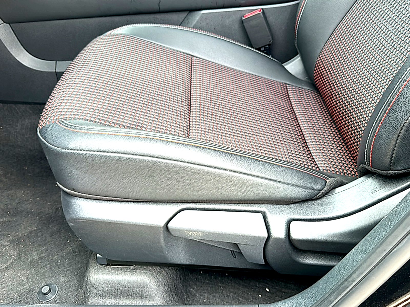 2025 Nissan Kicks SR FWD