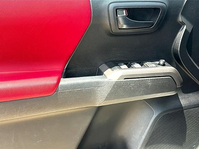 2023 Toyota Tacoma 4WD 4WD SR5 Double Cab 5' Bed V6 AT (GS)