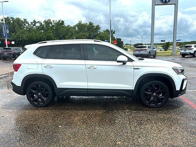 2023 Volkswagen Taos SE FWD