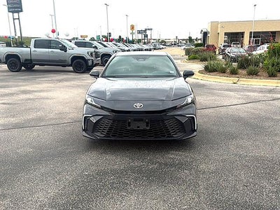2025 Toyota Camry LE (SE)