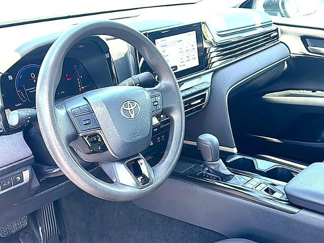 2025 Toyota Camry LE (SE)