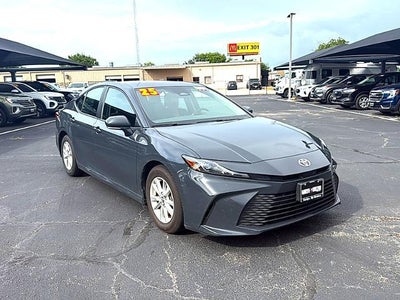 2025 Toyota Camry LE (SE)
