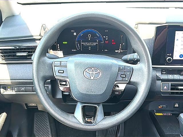 2025 Toyota Camry LE (SE)