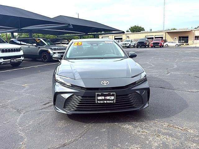 2025 Toyota Camry LE (SE)
