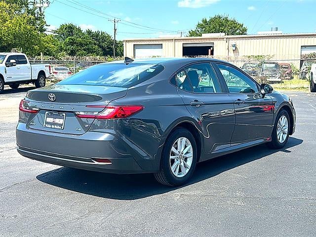 2025 Toyota Camry LE (SE)