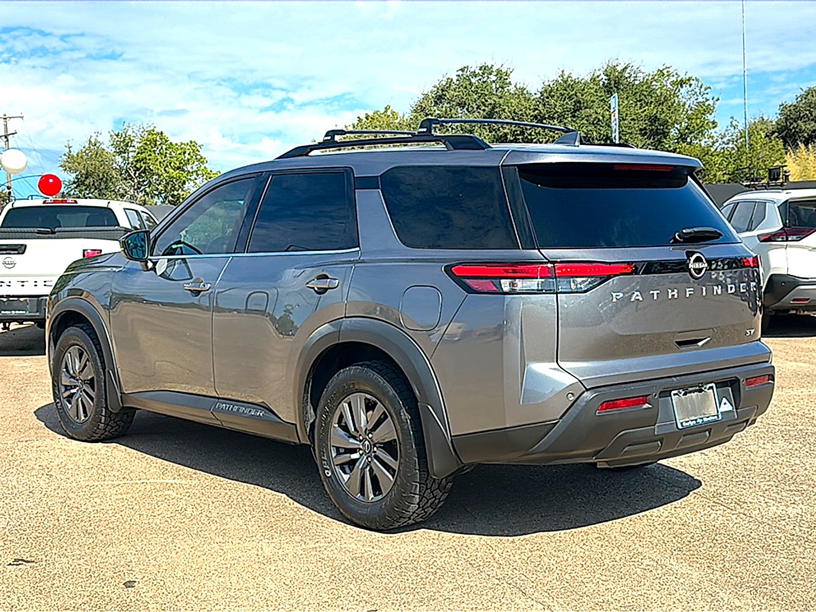 2022 Nissan Pathfinder SV 2WD