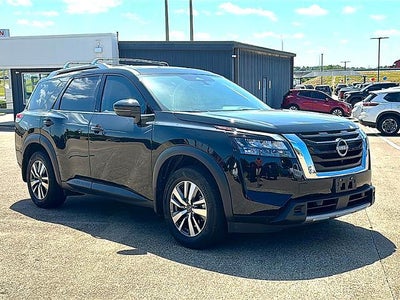 2025 Nissan Pathfinder SL 2WD