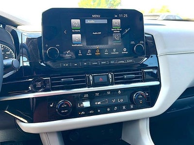 2025 Nissan Pathfinder SL 2WD