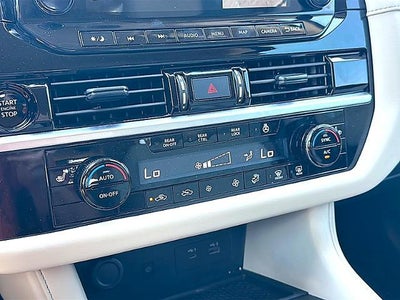 2025 Nissan Pathfinder SL 2WD