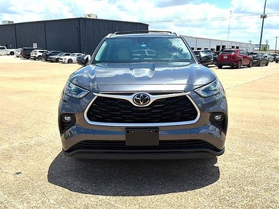 2022 Toyota Highlander XLE FWD (Natl)