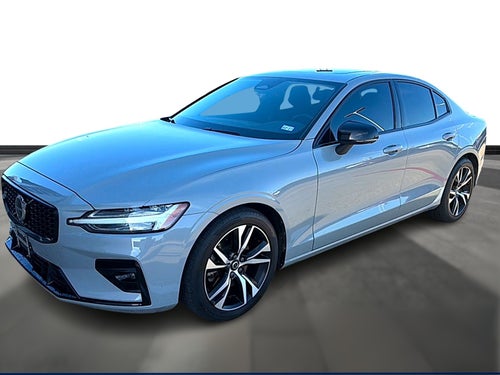 2024 Volvo S60 B5 Core Dark Theme