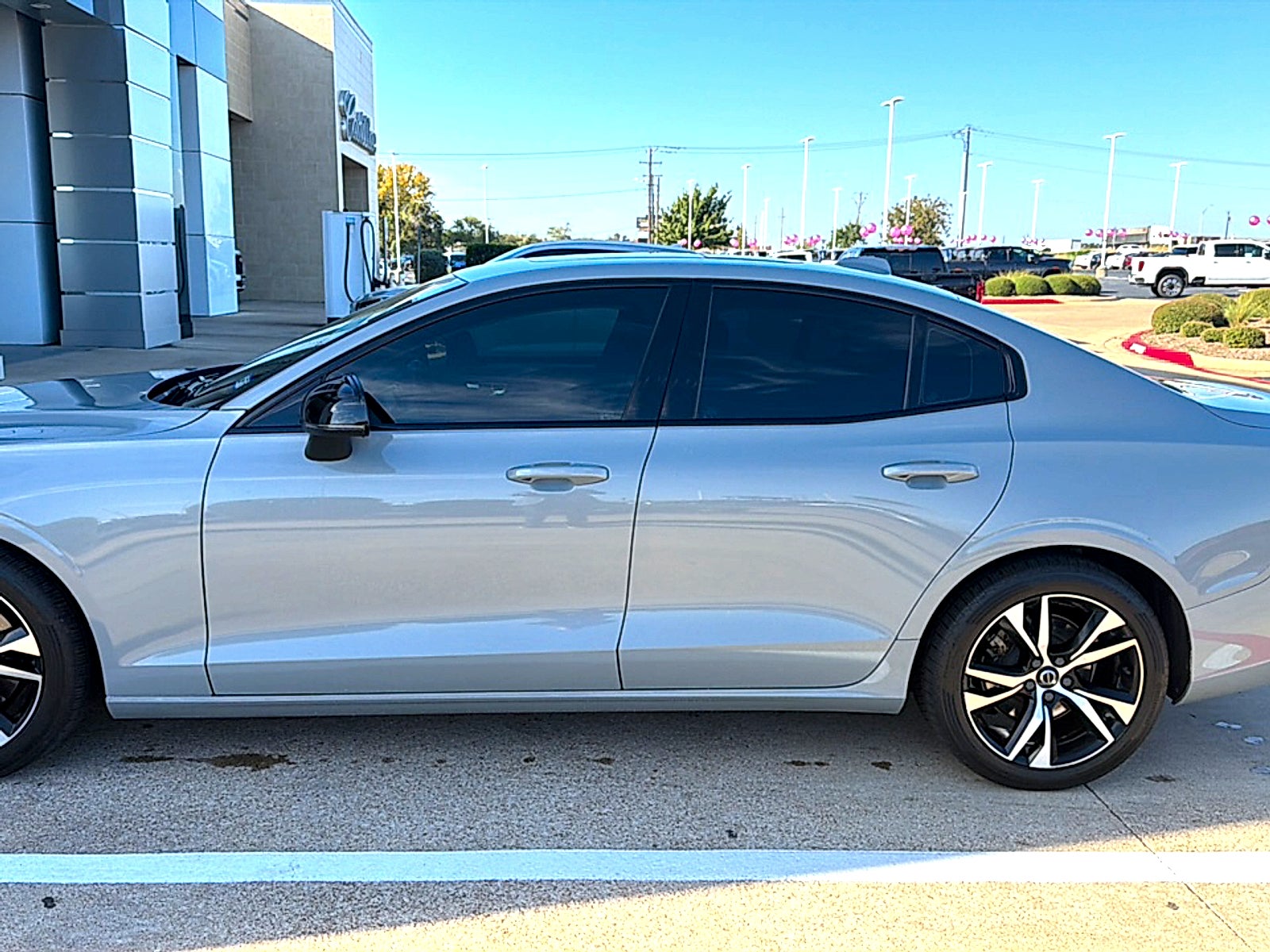 2024 Volvo S60 B5 Core Dark Theme