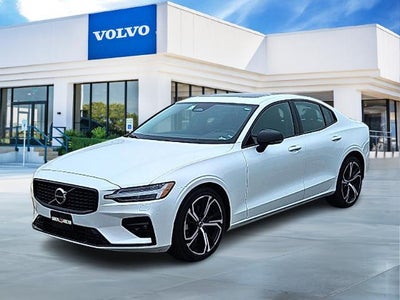2024 Volvo S60 B5 AWD Core Dark Theme