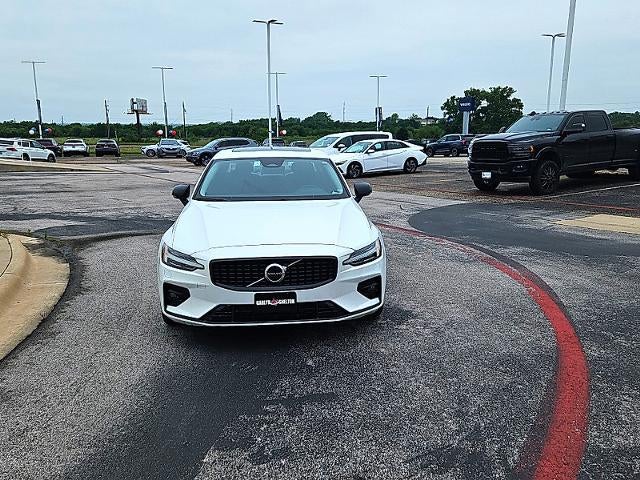 2024 Volvo S60 B5 AWD Core Dark Theme