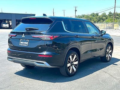 2025 Mitsubishi Outlander SE FWD